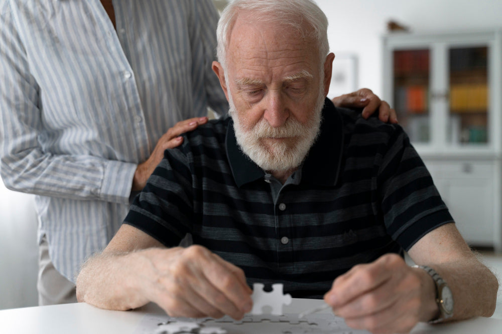 Senior individuals discussing cognitive and behavioural challenges related to neurodegenerative diseases such as Parkinson’s and Alzheimer’s.
